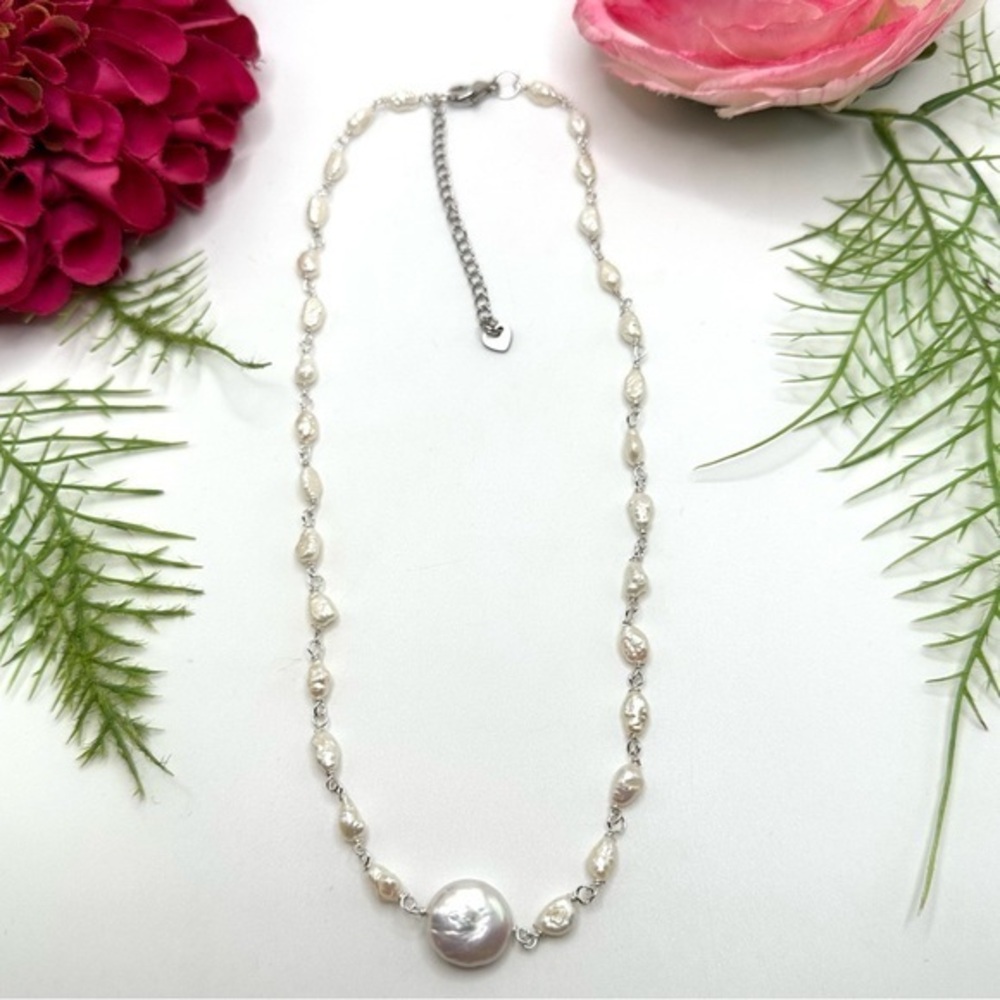 NEW⚜️Freshwater Pearl Hand Wired Necklace